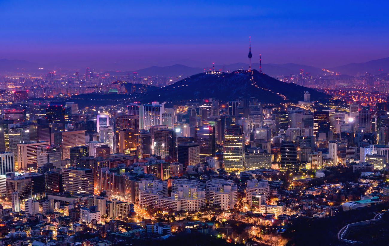 Seoul glowing at night around Namsan